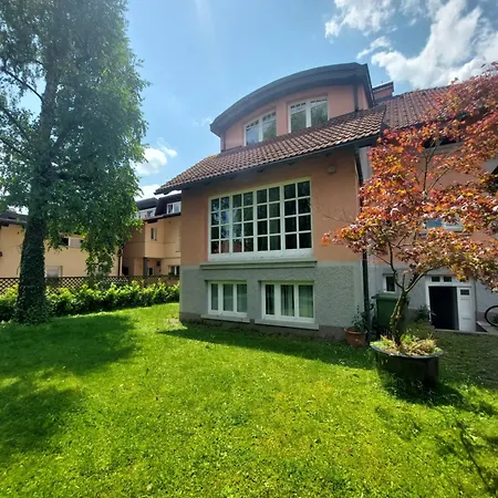 R24 - Rose House * Ljubljana