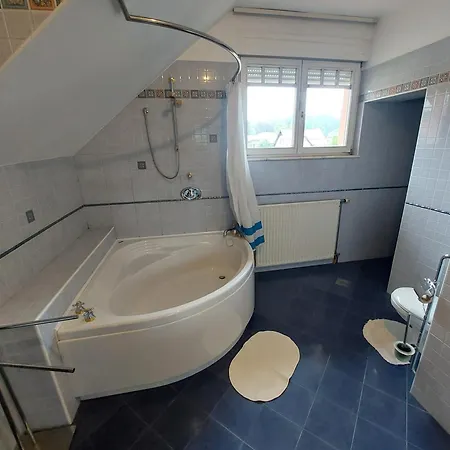 R24 - Rose House Homestay szállás *