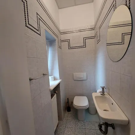 R24 - Rose House * Ljubljana