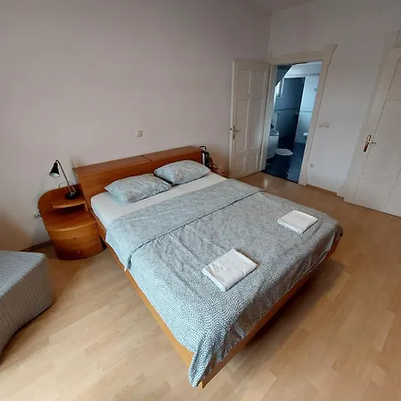 R24 - Rose House Homestay szállás Ljubljana
